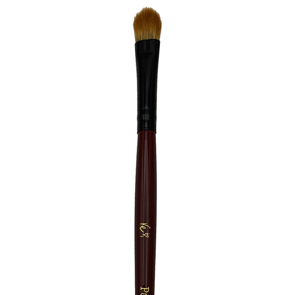 Close up on the tip of the Perfect Shadow brush.